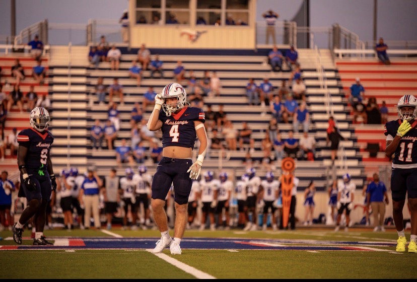 Carter Smith #4 lined up during a Madisonville Mustangs home football game